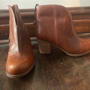 Timberland Women's Tan Leather Ankle Booties 10 WIDE!!! Waterproof!